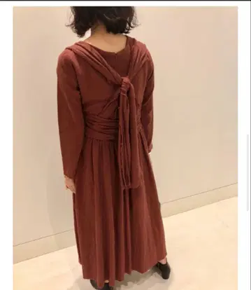 뒤로 묶는 맥시 원피스 RBS 레이빔즈