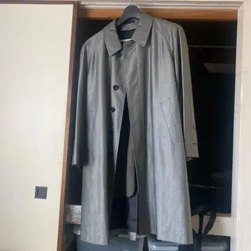 조르지오 마우리치오 코트 레트로 유품 정리