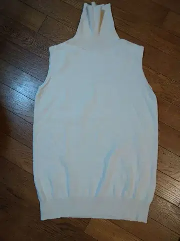 마가렛 하우엘 타 토르 니트 베스트