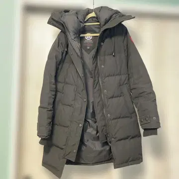 CANADA GOOSE 블랙 다운 자켓