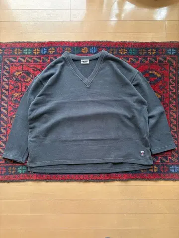 90s DKNY V넥 맨투맨