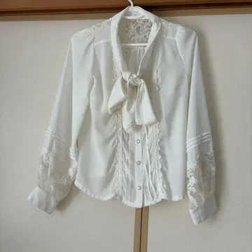 LIZLISA 레이스 포함 화이트 블라우스