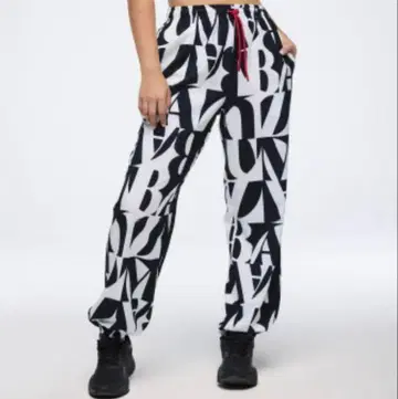 zumba 로고 프린트 조거 팬츠 화이트 블랙