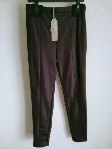 새상품 칼리테 스트레치 팬츠 다크 브라운 허리밴딩