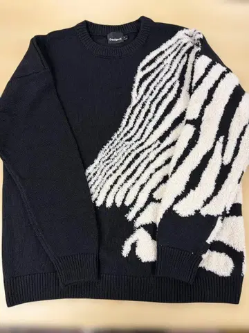 Desigual 제브라 패턴 니트 스웨터 S 사이즈