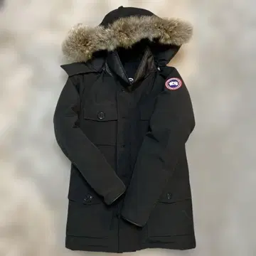 CANADA GOOSE 블랙 다운 자켓 새상품급
