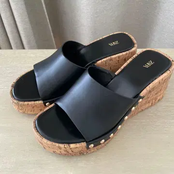 ZARA 통굽 샌들 38 24cm 웨지 샌들 스터드