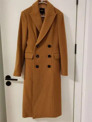 카멜색 더블 브레스트 롱 코트