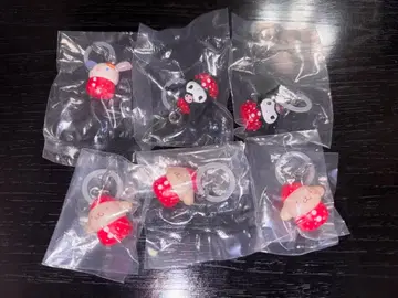 산리오 딸기 메지루시 액세서리 쿠로미 우사하나 폼폼푸딩 세트