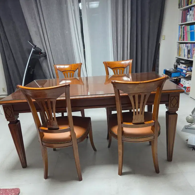 이태리제 식탁 구매가 1200만원