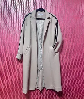 더블스탠다드 스트라이프 롱 코트