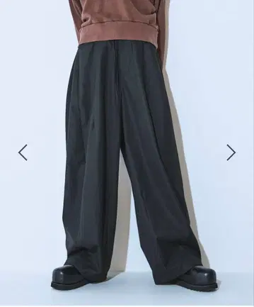 JEANASIS 웨이스트 드로스트 코쿤 팬츠 미착용 새상품 블랙