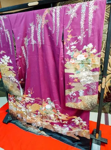 보라색 꽃무늬 후리소데 기모노