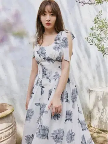 Herlipto Sunflower-Printed Midi Dress