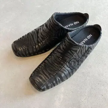 NO NAME 웨지 뮬 슬립온 제브라 패턴 블랙