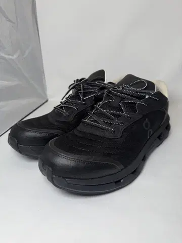 [ 새상품급 28.5cm ] On Cloudzone Moon Black