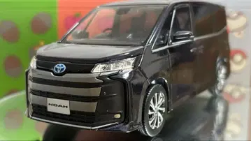 도요타 노아 컬러 샘플 스파클링 블랙