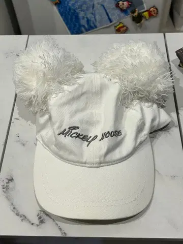 미키마우스 폼폼 포함 캡