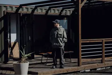 뉴에라 필드 트랙 자켓 L 올리브 그린