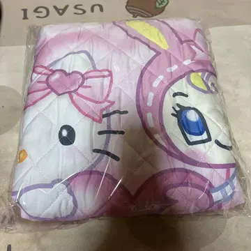 메조피아노 x 헬로키티 복슬복슬 담요 Sanrio