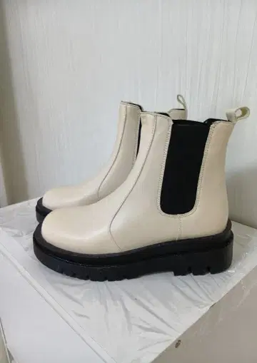 사이드 고어 부츠 36 사이즈 22.5cm~23cm 아이보리 화이트