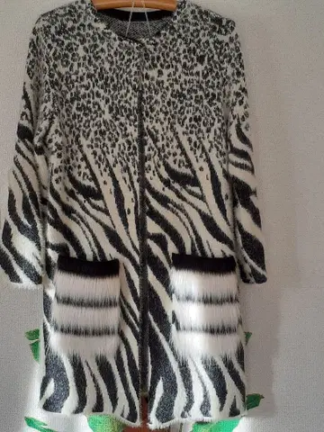 제브라와 레오파드 무늬 가디건