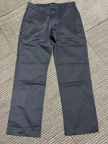 Wrangler 슬랙스 다크 그레이 32