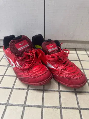 미즈노 모나르시다 네오 레드 축구화