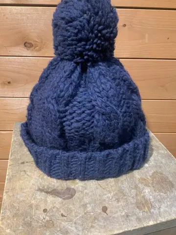 CA4LA 네이비 케이블 짜임 니트 모자 폼폼 포함