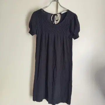 레이빔즈 반팔 원피스 니트 엠보싱 가공 루즈핏