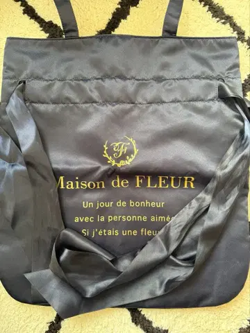 메종 드 플뢰르 토트백