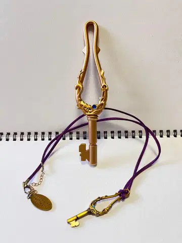 스즈메의 문단속 토지시의 열쇠 펜과 목걸이