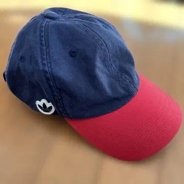 아디다스 야구 모자 네이비 레드