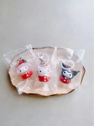 딸기 메지루시 액세서리 헬로키티 마이멜로디 쿠로미 3종 세트