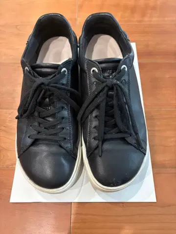 버켄스탁 블랙 가죽 스니커즈 벤드 로우