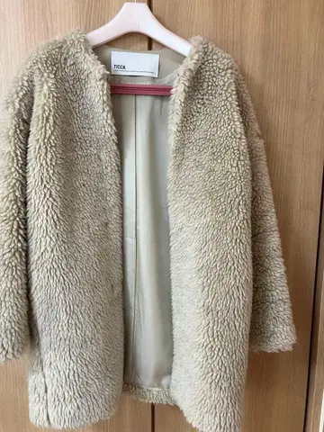 새상품급 티카 노카라 보아 코트 울 퍼 자켓 베이지