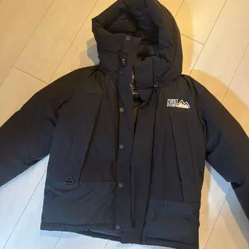 FIRST DOWN 블랙 다운 자켓 S 사이즈