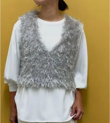 위티엠니 huitieme nid V넥 베스트 라이트 그레이