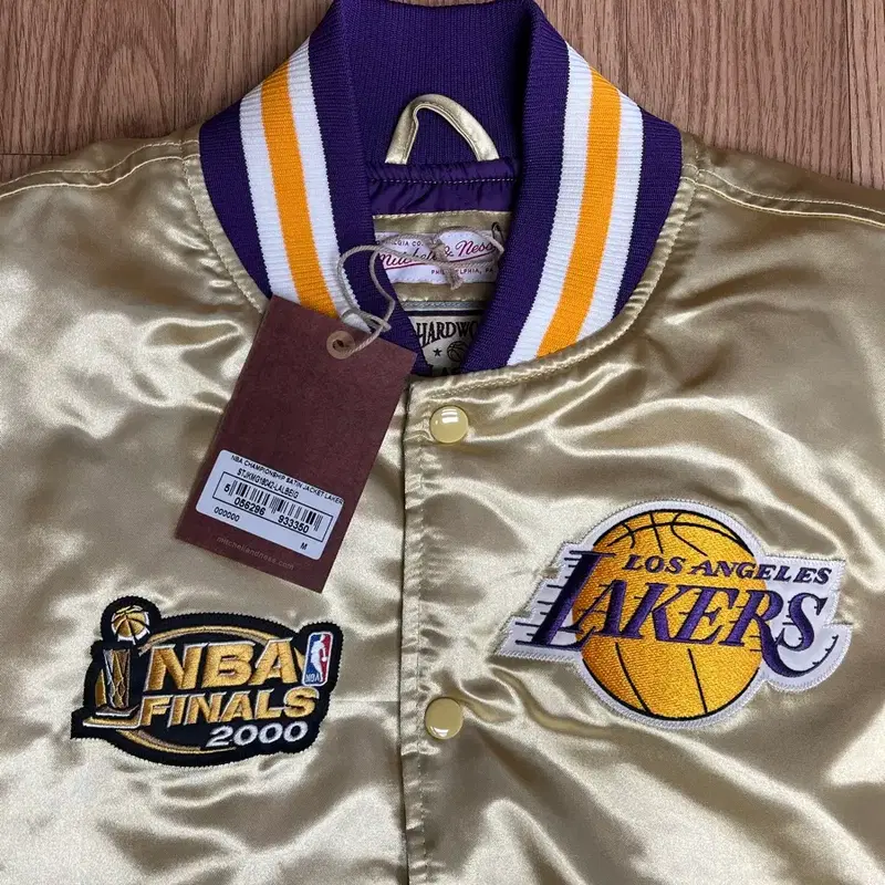 미첼앤네스 NBA LA 레이커스 2000 챔피언쉽 골드 새틴 자켓