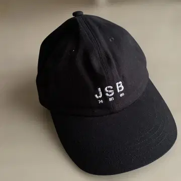 J.S.B. 블랙 캡 자수 로고 삼대