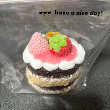 스퀴즈 폭신폭신 빵 딸기 홀케이크