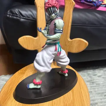 귀멸의 칼날 아카자 피규어