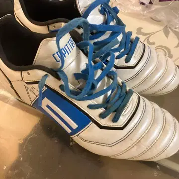 CAPITEN 축구화 250 화이트/블루