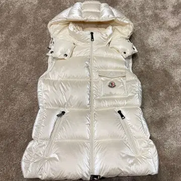 MONCLER 아이보리 후드 부착 다운 베스트