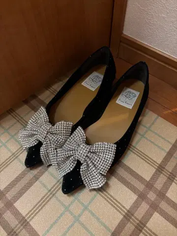 에마 프란시스 플랫 비쥬 리본 펌프스