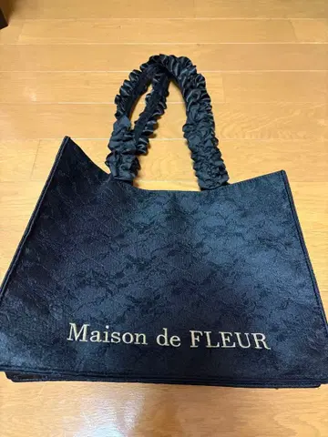 메종 드 플뢰르 레이스 프릴 핸들 스퀘어 토트 M 백