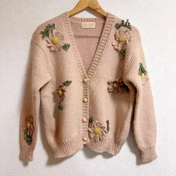 PINK HOUSE (핑크하우스) 입체 플라워 모티브 니트 가디건