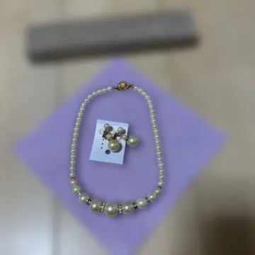 진주 목걸이와 귀걸이 세트