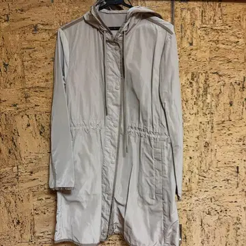 Moncler 후드 부착 코트