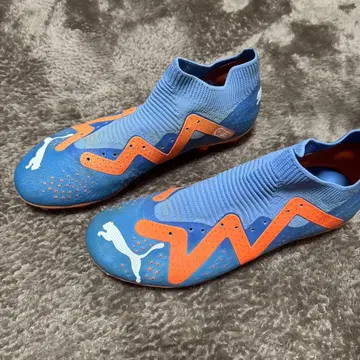 Puma 축구화 스파이크 파랑/오렌지 1회 사용.